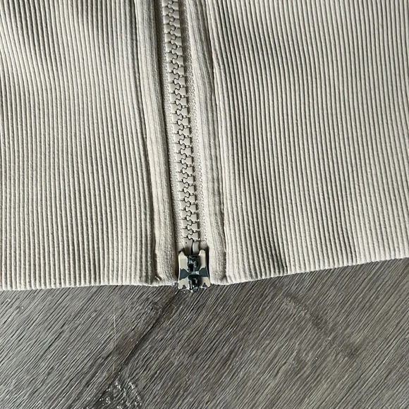 Lululemon Nice Asana Jacket Deauville Stripe Cashew White / Heathered Cashew 4 - Picture 4 of 6